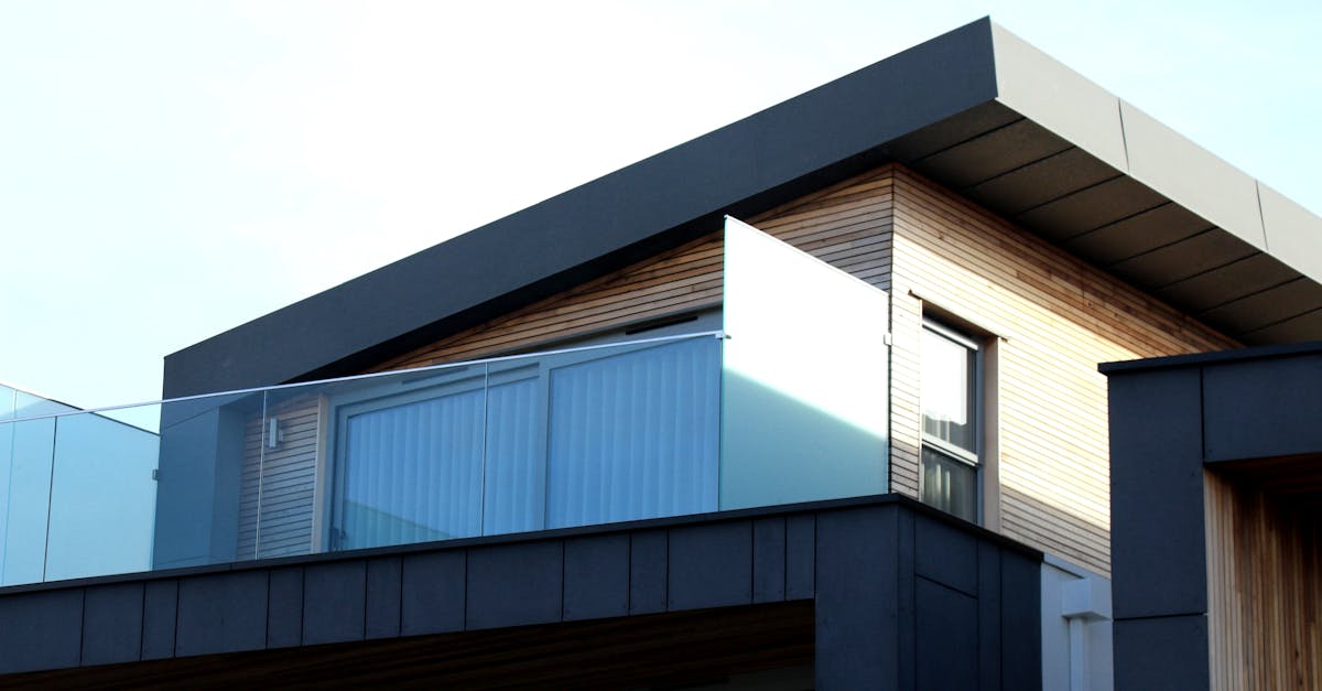 Safety Measures for Flat Roof Repairs